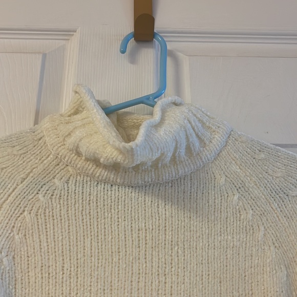Carolyn Taylor Sweater - Picture 4 of 6